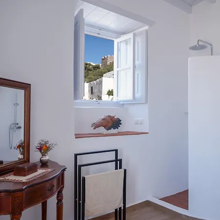 Hébergement de vacances Koulas House In Chora Center With Views Pátmos