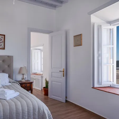 Koulas House In Chora Center With Views Hébergement de vacances *