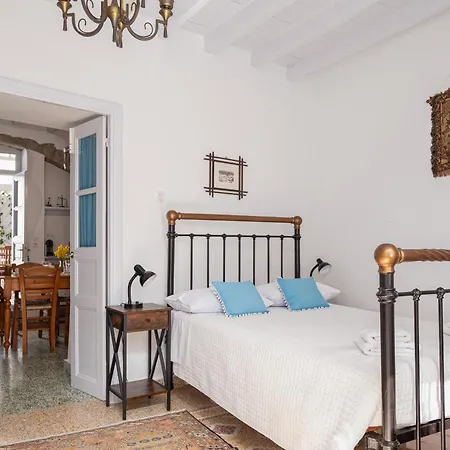 Hébergement de vacances Koulas House In Chora Center With Views